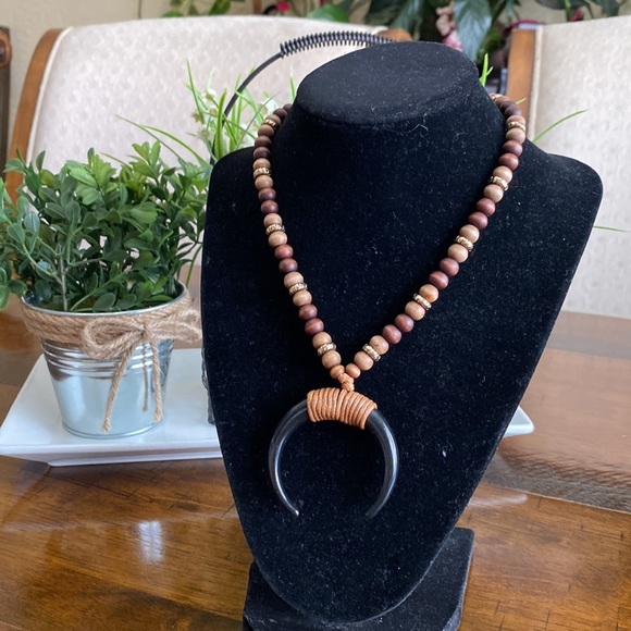 Cato Necklace - Picture 4 of 6